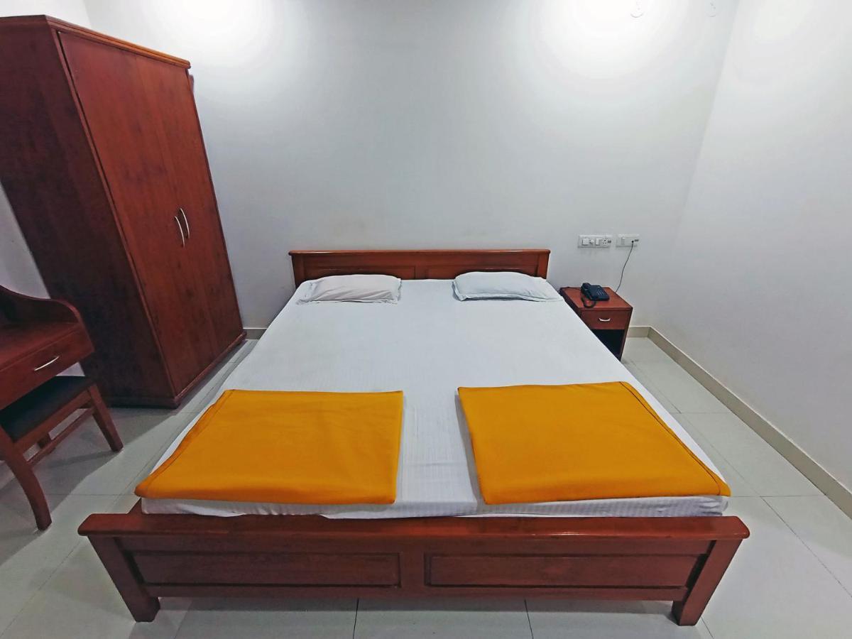Staymaker Shri Shakti Residency Hubli Exterior photo