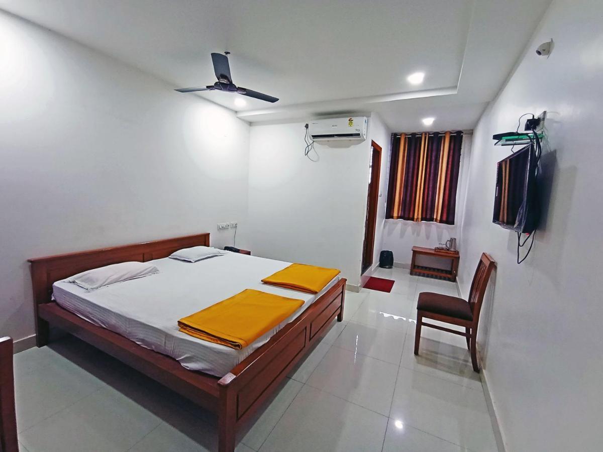 Staymaker Shri Shakti Residency Hubli Exterior photo