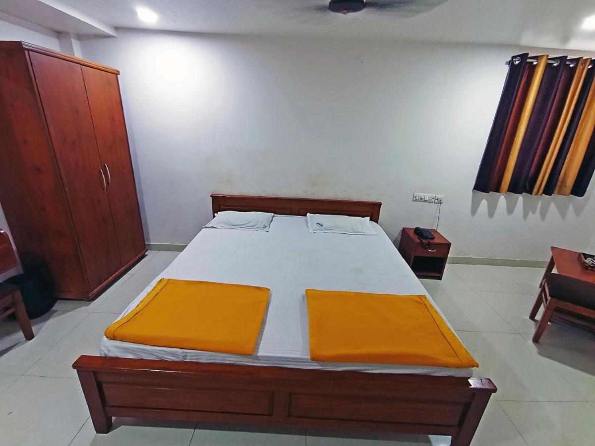 Staymaker Shri Shakti Residency Hubli Exterior photo