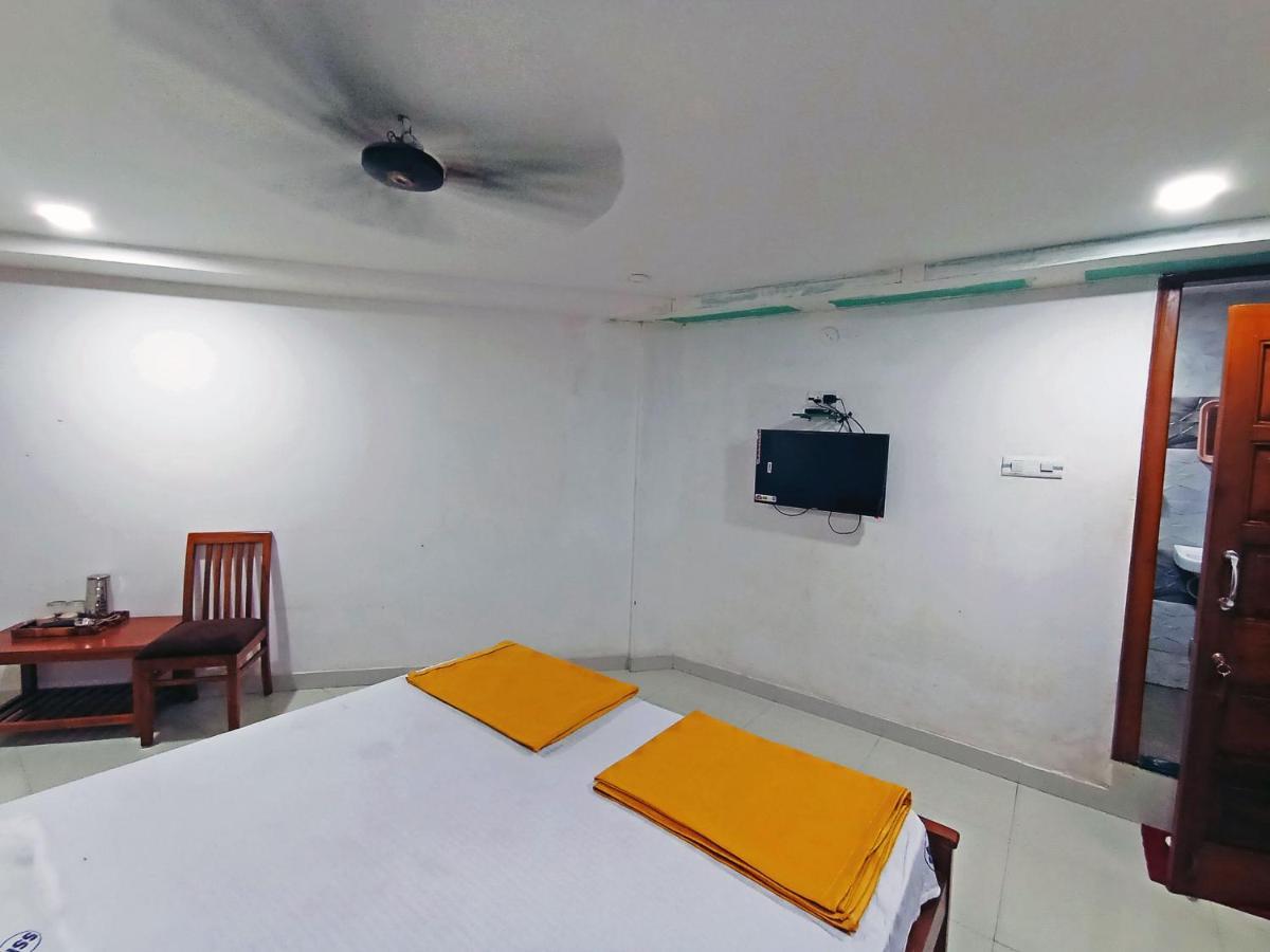 Staymaker Shri Shakti Residency Hubli Exterior photo