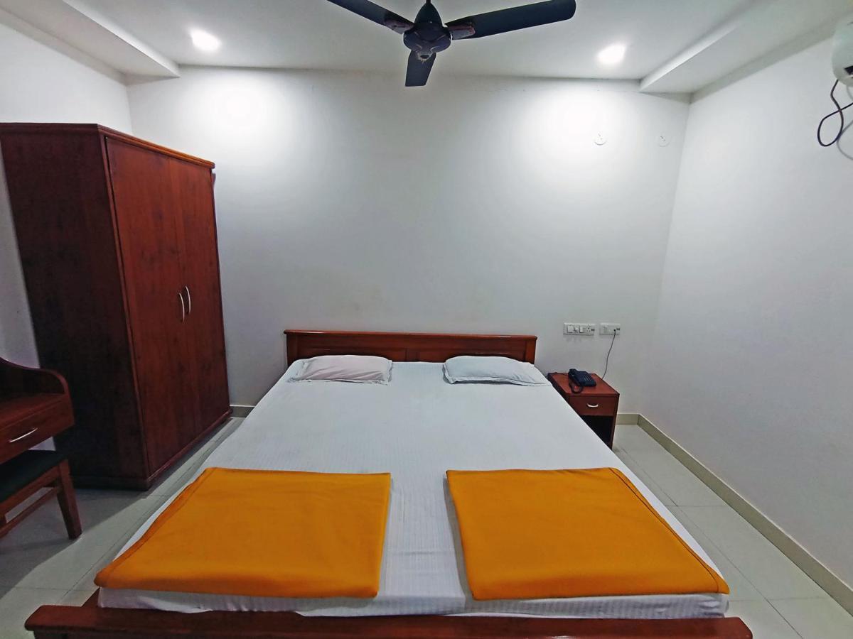Staymaker Shri Shakti Residency Hubli Exterior photo