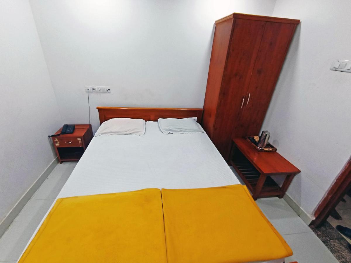 Staymaker Shri Shakti Residency Hubli Exterior photo