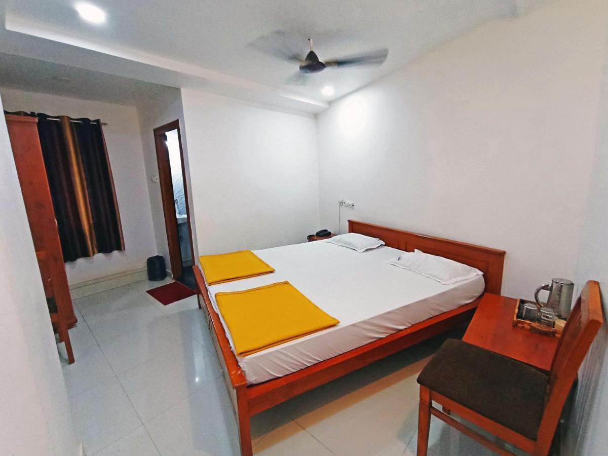 Staymaker Shri Shakti Residency Hubli Exterior photo