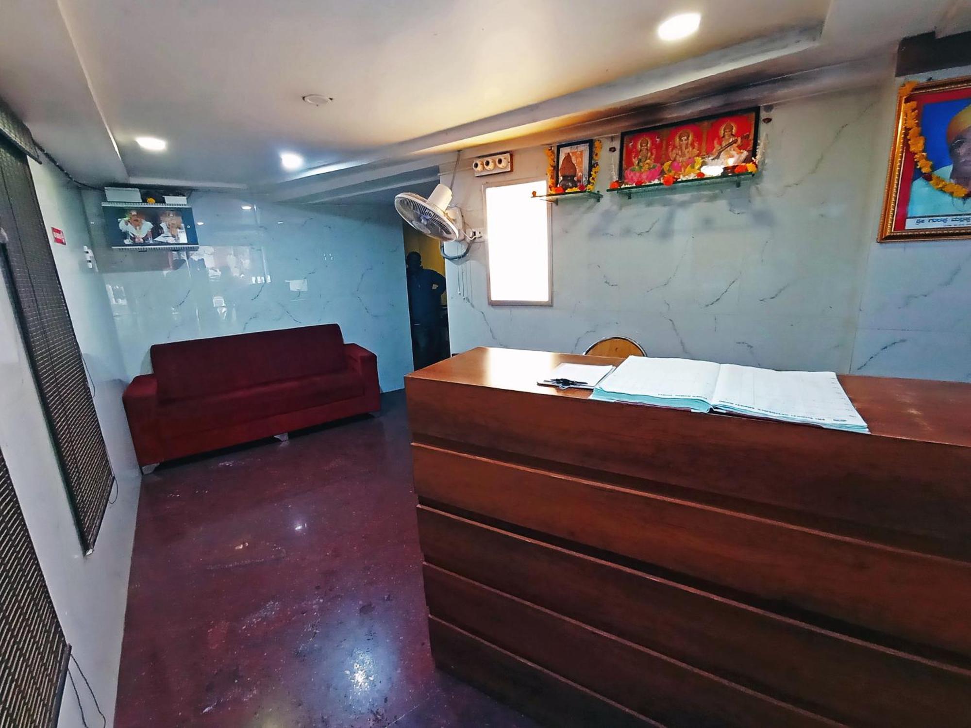 Staymaker Shri Shakti Residency Hubli Exterior photo