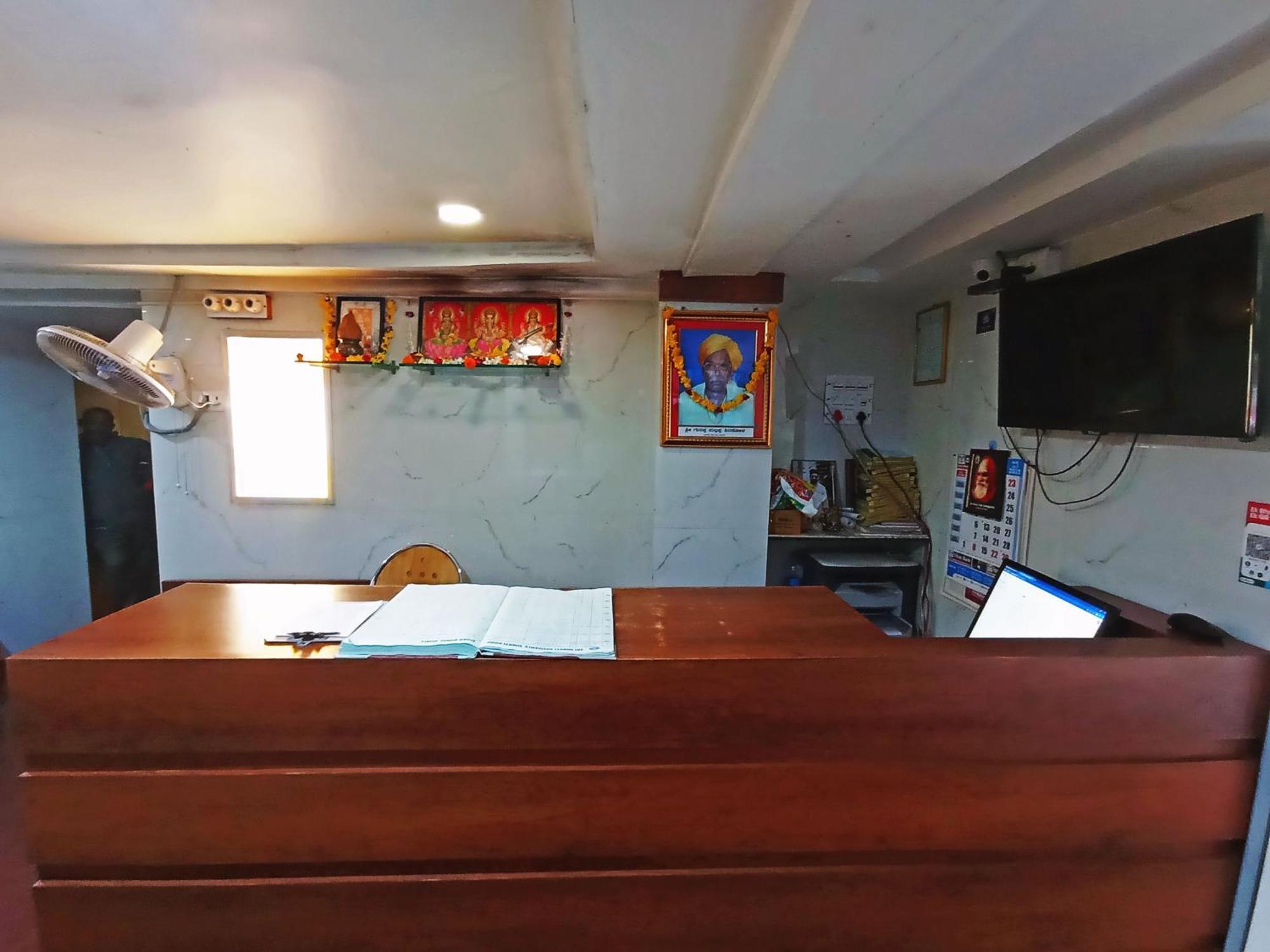 Staymaker Shri Shakti Residency Hubli Exterior photo